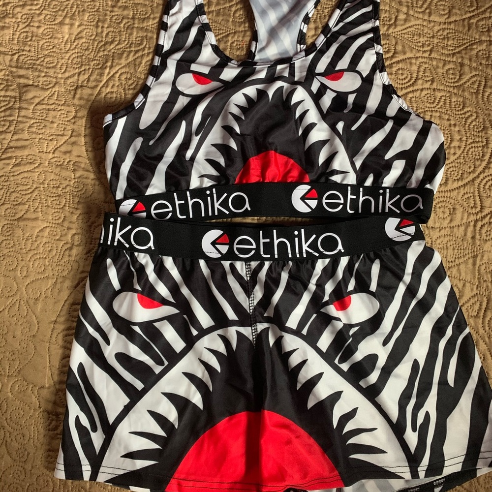 Women Ethika Set